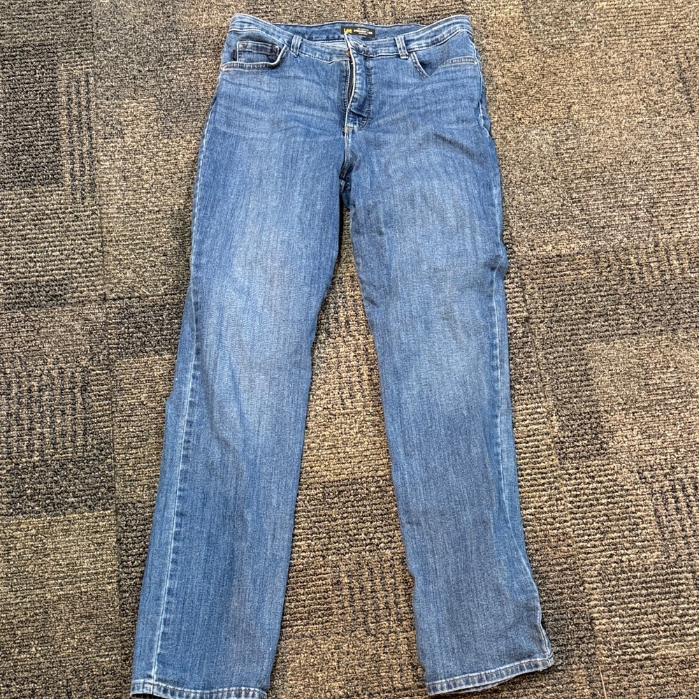 Lee Women's Straight Leg size 10 long Blue Jeans